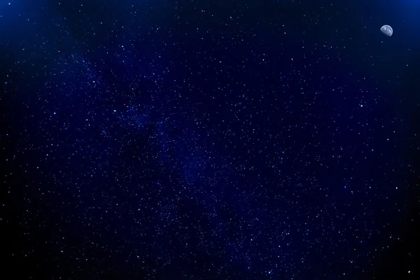 Evren yıldız, nebula ve galaksiyle dolu.