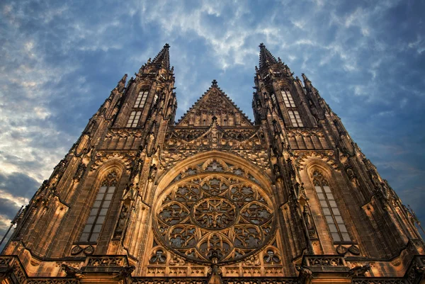 Katedra vita w Pradze w nocy — Zdjęcie stockowe