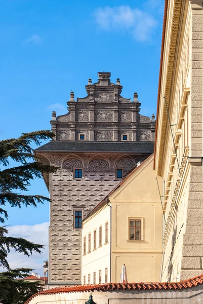 As fachadas das casas na Cidade Velha Praga, República Checa — Fotografia de Stock