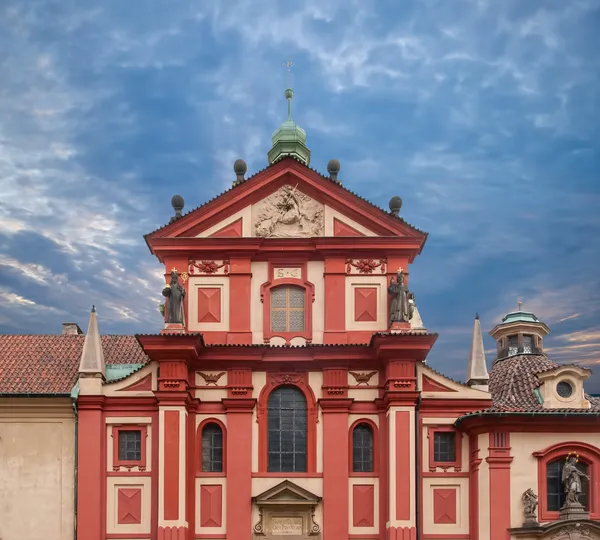 Häuserfassaden in der Prager Altstadt, Tschechische Republik — Stockfoto