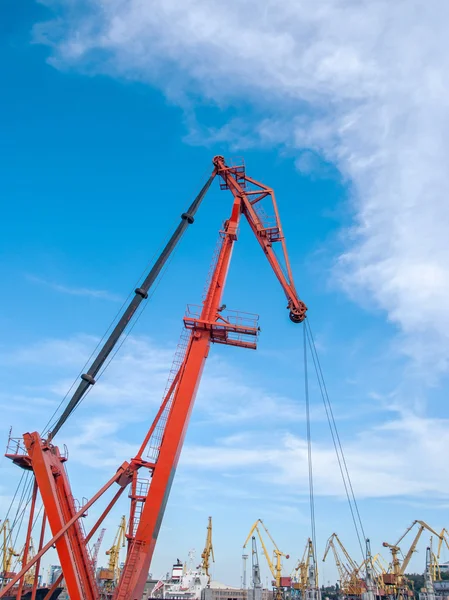 Cargo crane in the port — Stock Photo, Image