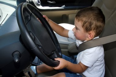 gülümseyen ve mutlu çocuk