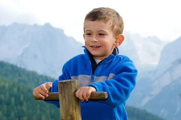 Smiling and happy child — Stock Photo, Image