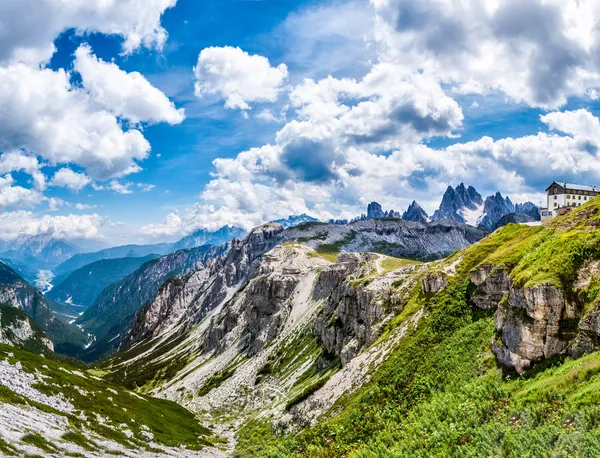 Vakre panorama av fjell stockbilde