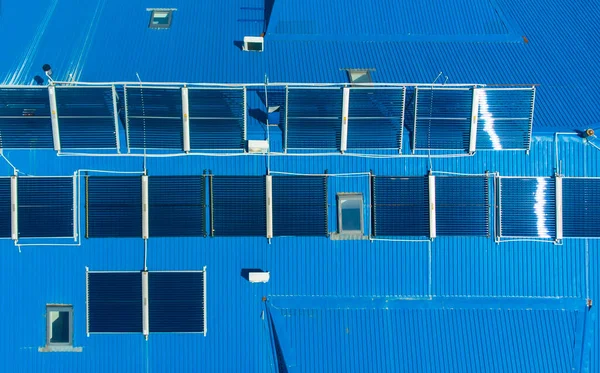 Aérea Paneles Solares Techo Azul Vista Superior Desde Dron — Foto de Stock