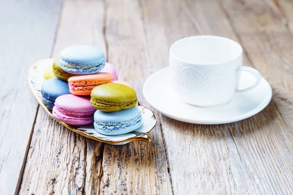 Colorful Macaroons Cup Tea Wooden Weathered Background Morning Breakfast French — Fotografia de Stock