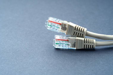 Ağ makrosu İnternet kablosunu kıstırdı.