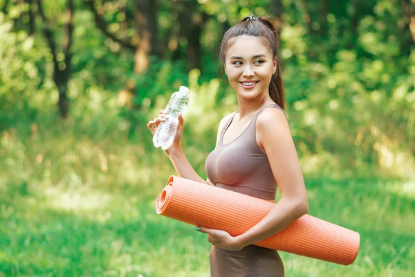 Beautiful Asian Lady Holding Fitness Mat Bottle Water Preparing Yoga — Foto de Stock