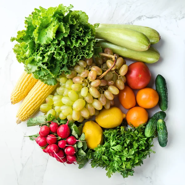 Buying Natural Fruits Vegetables Greens Concept Salad Leaves Cabbages Corn — Foto de Stock