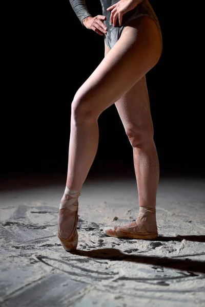 Ballerina Legs On Pointe Shoes Closeup On Black Background Зіпсована балерина — стокове фото