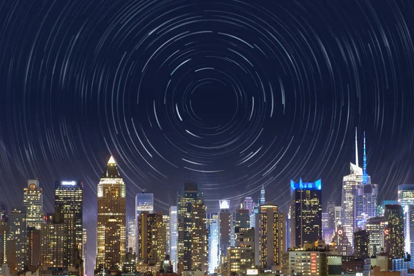 Plaza del Tiempo de Nueva York con Star Trails —  Fotos de Stock