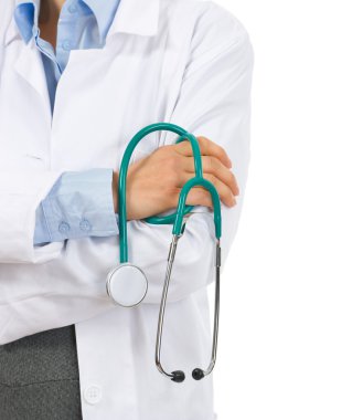 portre üzerinde tutan stetoskop tıbbi doktor kadın