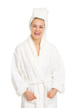 bornoz gülümseyen genç kadın portresi