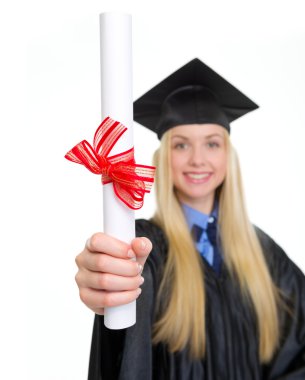 portre üzerinde diploma mezuniyet elbise genç kadının elinde