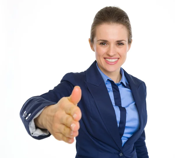 幸せなビジネスの女性が握手を求めて手を伸ばす — ストック写真