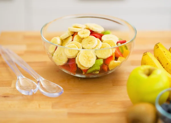 Nahaufnahme auf Obstsalat — Stockfoto