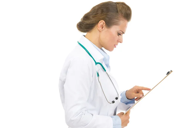 Doctor woman with clipboard — Stock Photo, Image