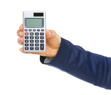closeup iş kadın elden gösterilen hesap makinesi
