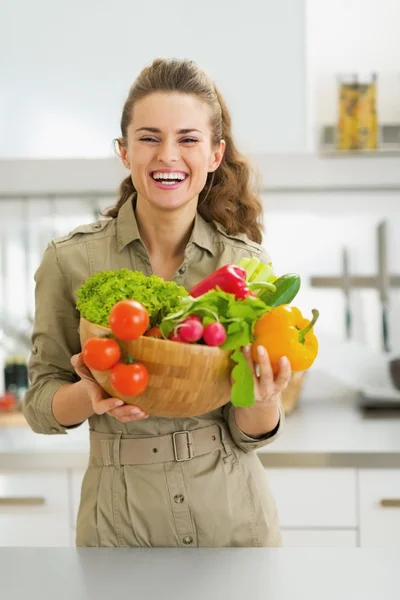 Bord vol van groenten — Stockfoto