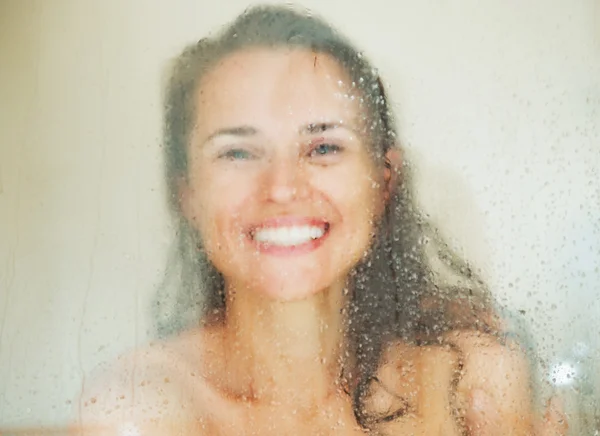 Mujer en la ducha — Foto de Stock