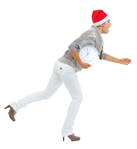 Mujer joven en suéter y sombrero de Navidad — Foto de Stock