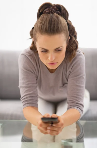 Frau mit Handy — Stockfoto