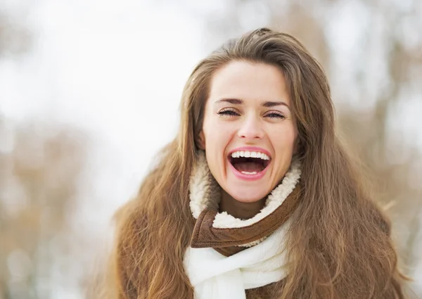 Woman in winter outdoors — Stock Photo, Image