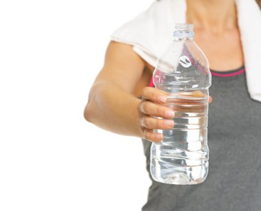 tatlı su şişe bir fitness genç kadın üzerinde