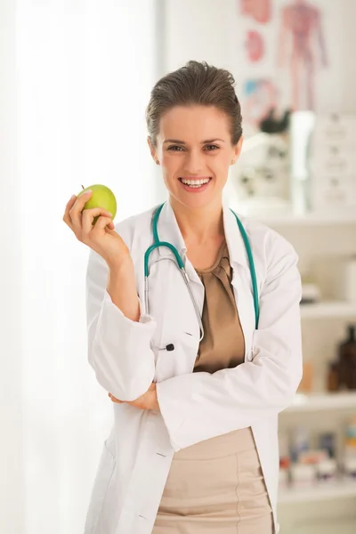 apple ile tıp doktoru kadını