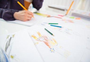 Moda Tasarımcısı Eskizler yapım