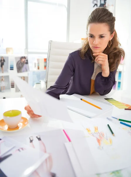 Fashion designer working in office — Stock Photo, Image
