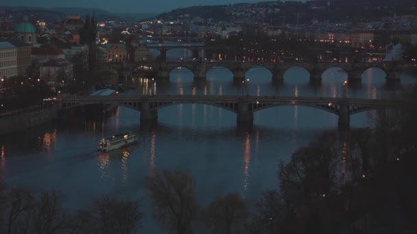 Táj Moldva Folyóval Prágában Csehországban Éjszaka — Stock videók