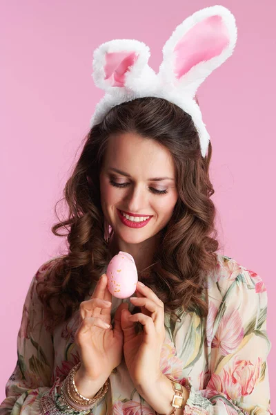 Stylish Middle Aged Woman Long Wavy Brunette Hair Bunny Ears — ストック写真