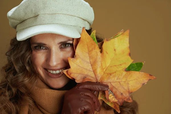 Hello Autumn Portrait Happy Elegant Middle Aged Housewife Sweater Leather — ストック写真