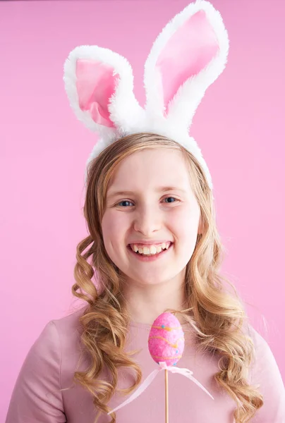 Portrait Happy Stylish Girl Pink Dress Bunny Ears Easter Egg — Zdjęcie stockowe