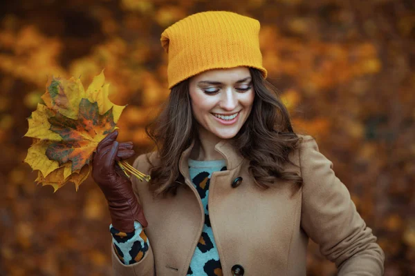 Hello November Happy Young Female Brown Coat Yellow Hat Autumn — Φωτογραφία Αρχείου