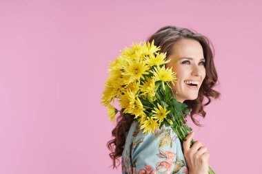 Sarı kasımpatı çiçekli çiçekli çiçek desenli çiçek desenli çiçek desenli çiçek desenli....