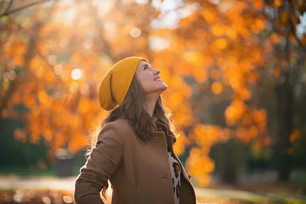 Hello October Happy Trendy Woman Brown Coat Yellow Hat Outdoors — Stockfoto