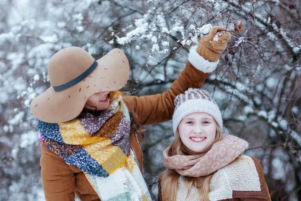 Happy Elegant Mother Child Hats Sheepskin Coats Mittens Playing Outdoors — Stock Photo, Image