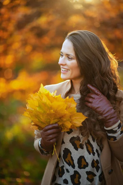 Hello October Smiling Modern Years Old Woman Brown Coat Autumn — Stockfoto