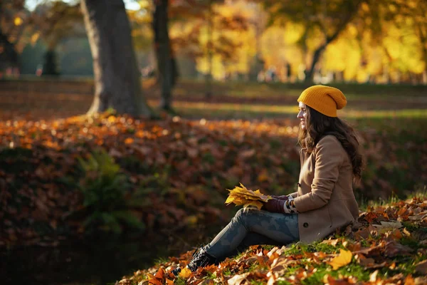 Hello October Smiling Modern Middle Aged Woman Beige Coat Orange — Stockfoto