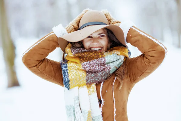 Smiling Stylish Woman Brown Hat Scarf Mittens Sheepskin Coat City — 图库照片