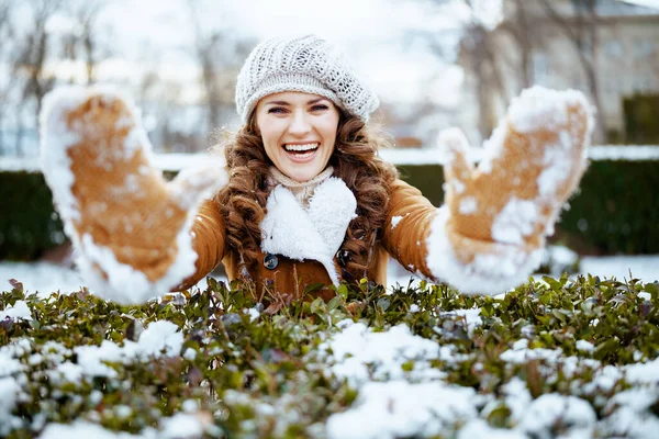 Portrait Happy Elegant Middle Aged Woman City Park Winter Knitted — Fotografia de Stock