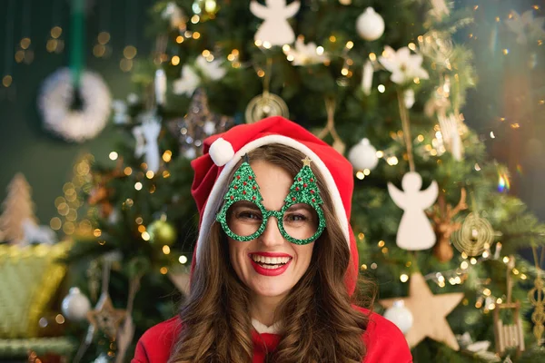 Christmas Time Portrait Happy Modern Middle Aged Housewife Santa Hat — Stockfoto