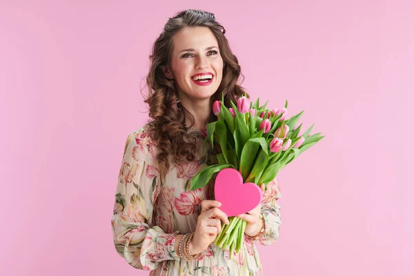 Smiling Stylish Woman Long Wavy Brunette Hair Tulips Bouquet Pink — 图库照片