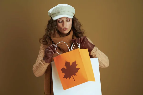 Hello Autumn Surprised Stylish Middle Aged Housewife Scarf Leather Gloves — Stock Photo, Image