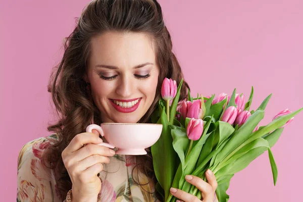 Smiling Elegant Middle Aged Woman Long Wavy Brunette Hair Tulips — Stok fotoğraf