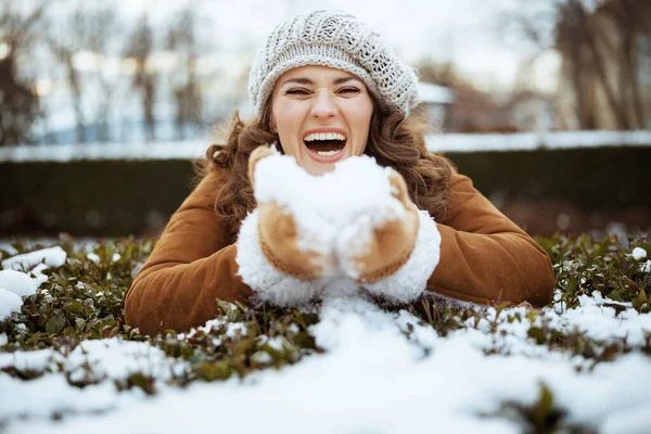 Smiling Elegant Years Old Woman Mittens Knitted Hat Sheepskin Coat — Stock Photo, Image