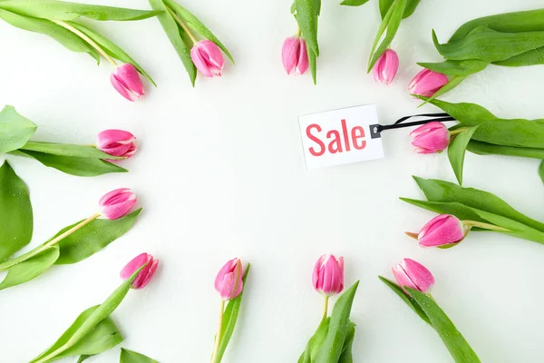 Spring Flat Lay Sale Label Tulips Table — ストック写真