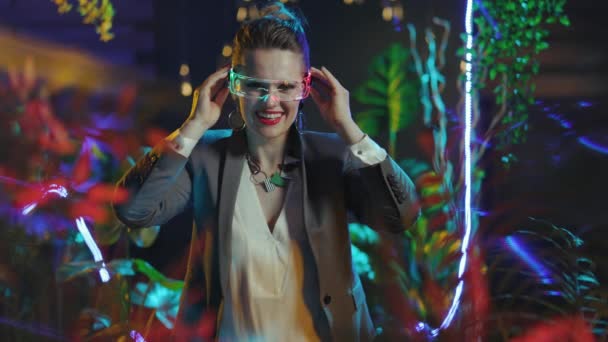 Happy Trendy Business Woman Futuristic Goggles Giving Hand Handshake Metaverse — Vídeo de Stock